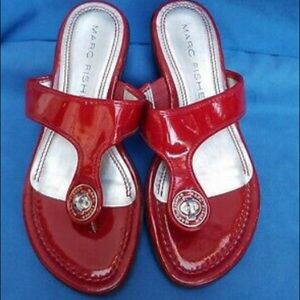 NWOT ❤️Marc Fisher Sandal Thong Wedge Red Patent 7